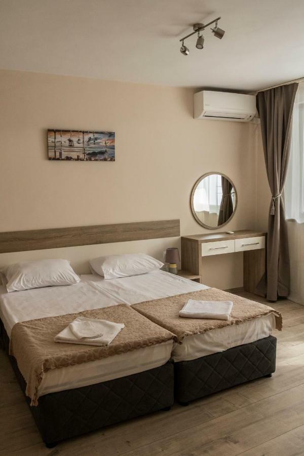 Margis Home Burgas ภายนอก รูปภาพ